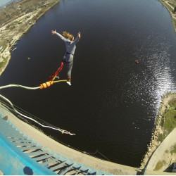 Скок с бънджи от Аспаруховия мост – излез от зоната си на комфорт 