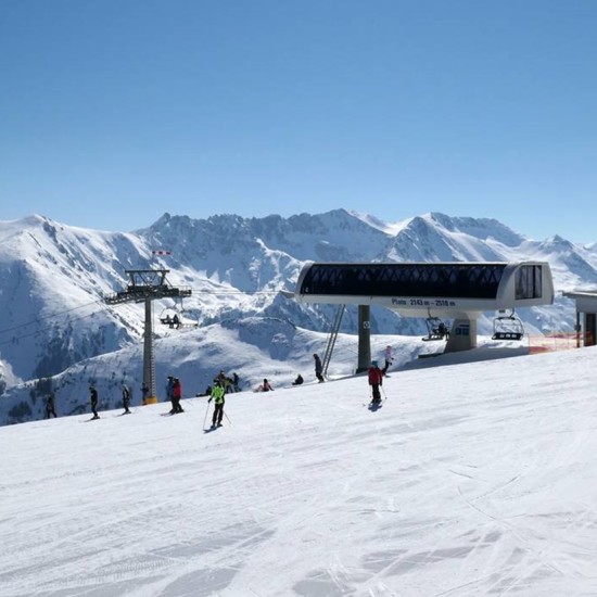 Урок по ски или сноуборд за двама в Банско от Макароон