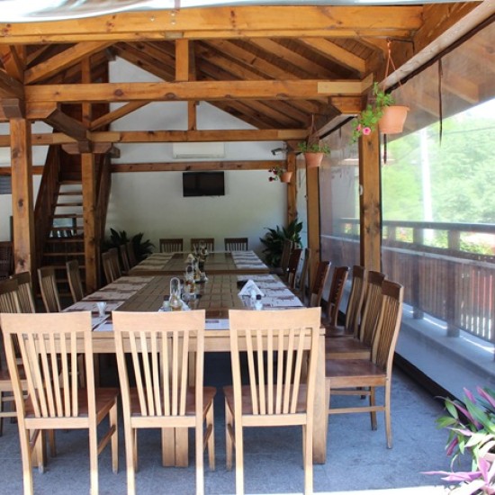 Отдайте се на една пълноценна СПА почивка с 2 нощувки със закуска за двама в хотел Аква Варвара от Makaroon