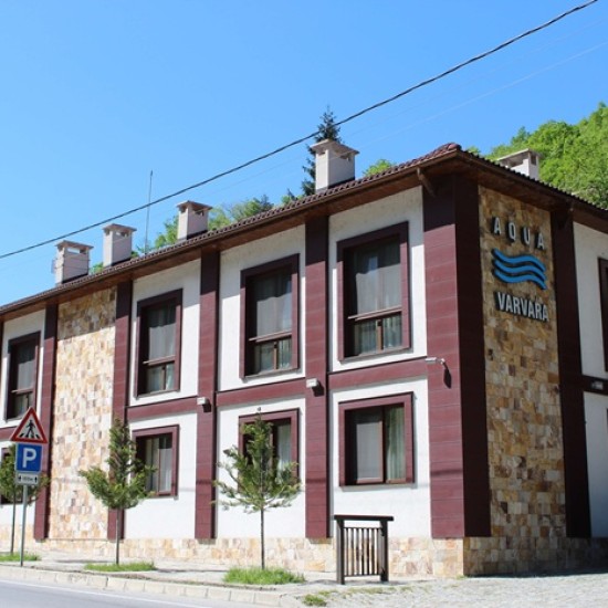 Отдайте се на една пълноценна СПА почивка с 2 нощувки със закуска за двама в хотел Аква Варвара от Makaroon