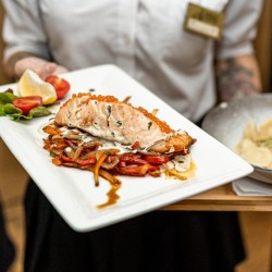 Меню Царска вечеря за двама с дегустация на хайвер и водка в руски ресторант Арбат 