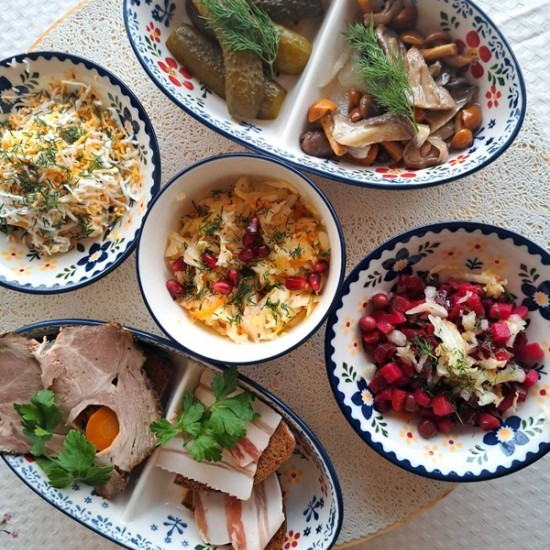 Изненадайте любим човек с Царска вечеря за двама в руски ресторант Арбат от Makaroon