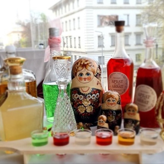 Опитайте традиционни руски настойки с водка в руски ресторант Арбат от Makaroon