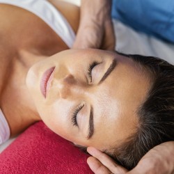 Автентичен индийски масаж на рамене и глава в Пловдив