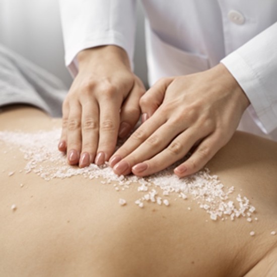 Насладете се на СПА ритуал за тяло Шепот от Изток от Makaroon