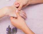Погрижете се за себе си със Спа терапия за ръце от Makaroon Погрижете се за себе си със Спа терапия за ръце от Makaroon