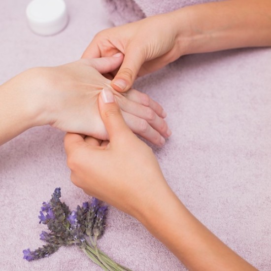 Погрижете се за себе си със Спа терапия за ръце от Makaroon Погрижете се за себе си със Спа терапия за ръце от Makaroon