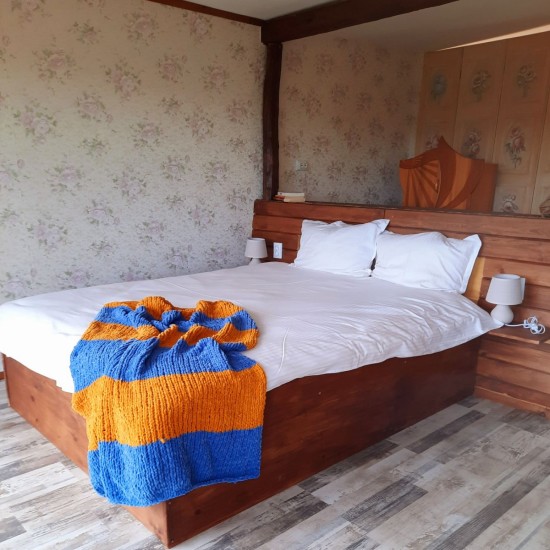 Романтично преживяване - Почивка за двама, сгушени в Родопите от Макароон Романтично преживяване - Почивка за двама, сгушени в Родопите от Макароон