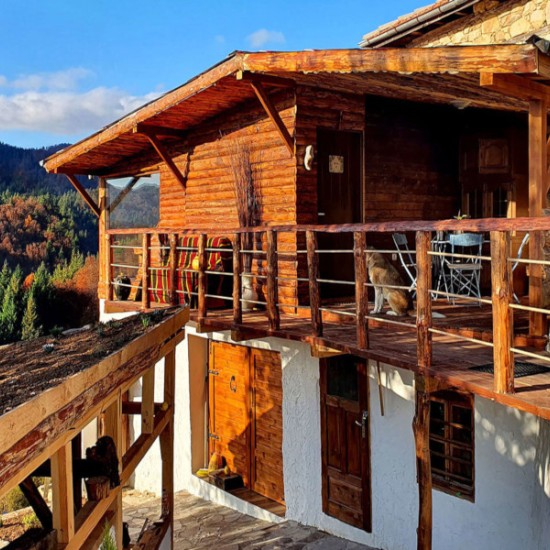 Артел 13 - уникално преживяване за двама в Родопите Уникално преживяване - студио за двама в сърцето на Родопите от Makaroon.bg