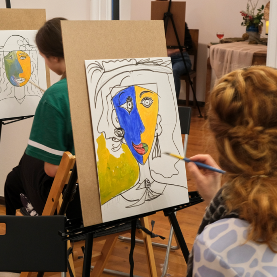 Meet the greatest artists with "Draw like..." from Makaroon