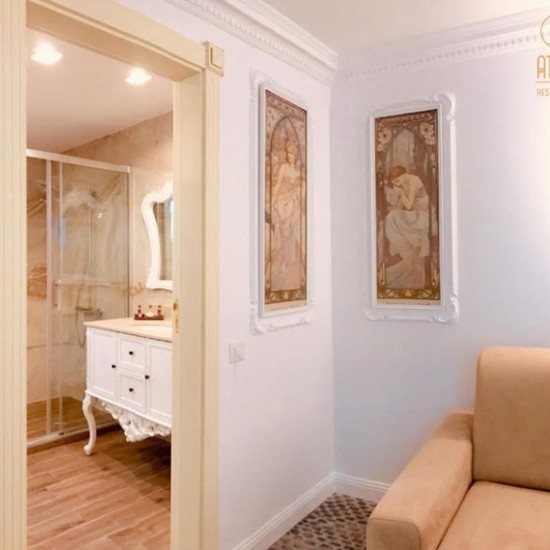 Насладете се на семейна ваканция с Две нощувки със закуска и вечеря в комплекс Atlas House от Makaroon