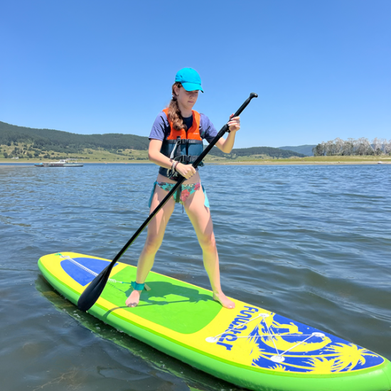 Забавление във водата с 1 час каране на Падъл борд на яз. Батак от Makaroon