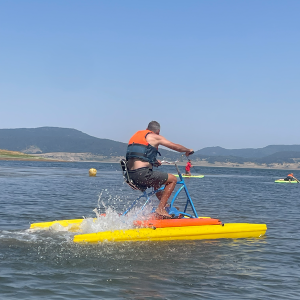 1 час Каране на водно колело за един човек на яз. Искър