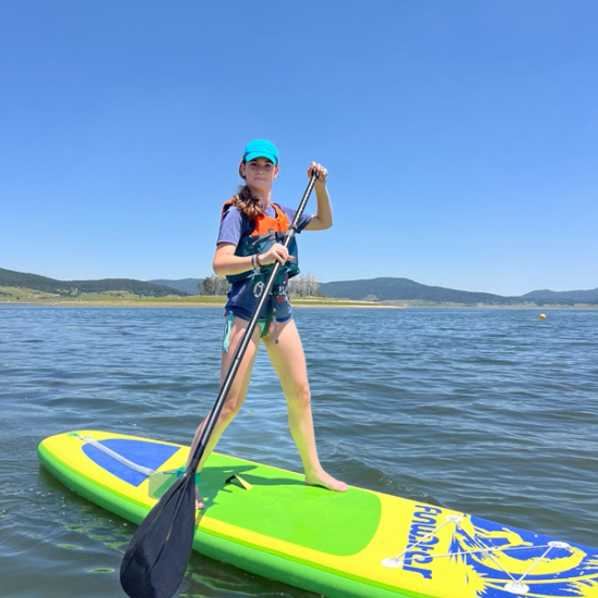 Забавление във водата с 1 час каране на Падъл борд на яз. Батак от Makaroon