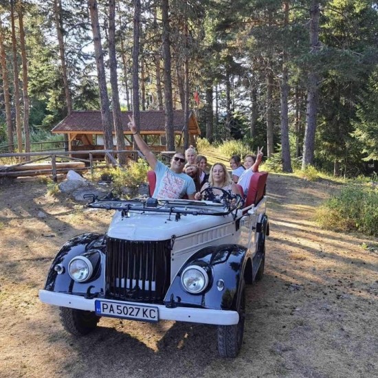 Ден сред природата с "Тур с ретро джип край Велинград" от Makaroon