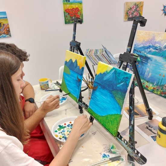 Създайте нещо красиво заедно с Рисуване за двама на обща картина от Makaroon