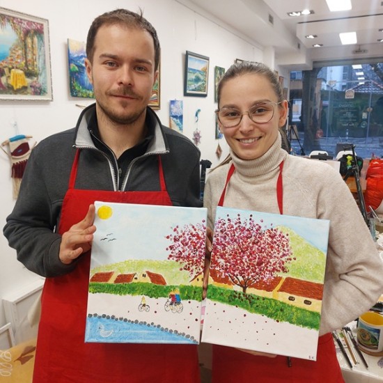 Създайте нещо красиво заедно с Рисуване за двама на обща картина от Makaroon