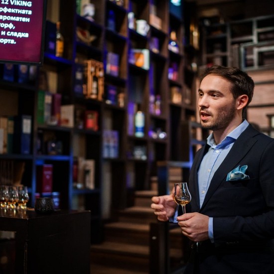 Дегустация на уиски за двама Около уиски пътешествие от Makaroon