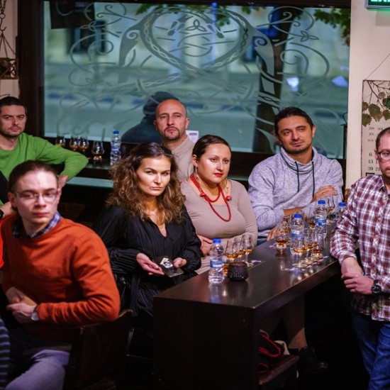 Дегустация на уиски за двама Около уиски пътешествие от Makaroon