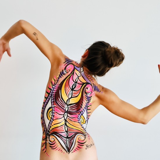 Подарете изкуство и себепознание с „Body Art терапия“ от Makaroon