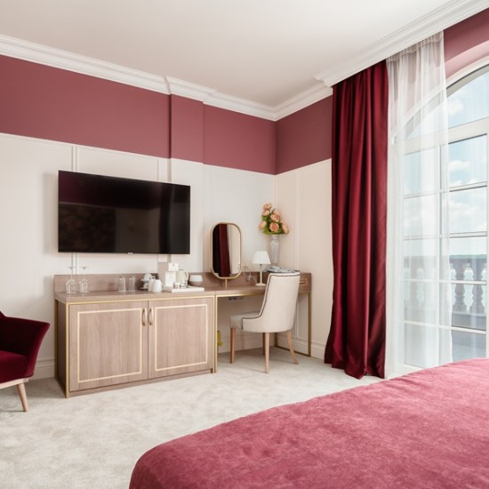 Две нощувки в Bononia Estate Winery & Resort с винена дегустация и разходка с VESPA от Макароон Две нощувки в Bononia Estate Winery & Resort с винена дегустация и разходка с VESPA от Макароон