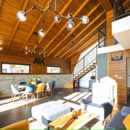 Дискретен лукс и спокойствие с Taйно пътуване – Родопска приказка на брега на язовир от Makaroon