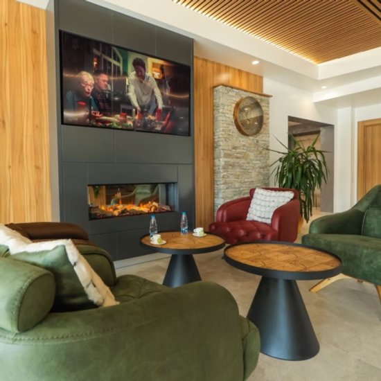 Дискретен лукс и спокойствие с Taйно пътуване – Родопска приказка на брега на язовир от Makaroon