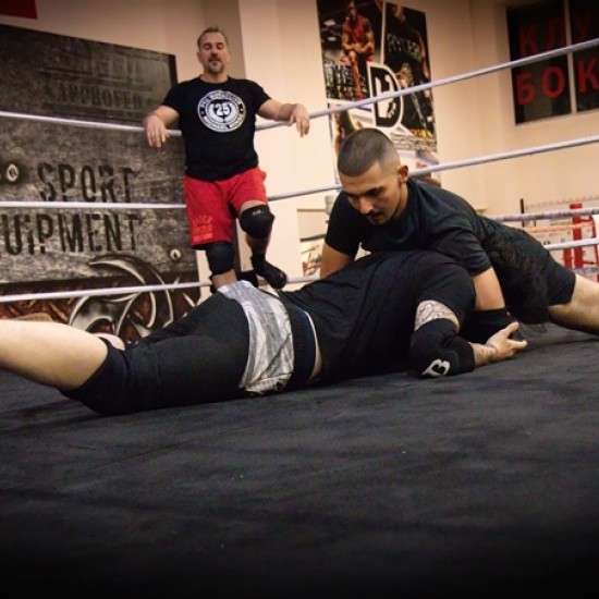 Повишете адреналина и се насладете на Четири тренировки в рамките на един месец в първата по рода си школа по кеч в България от Makaroon Повишете адреналина и се насладете на Четири тренировки в рамките на един месец в първата по рода си школа по кеч в България от Makaroon