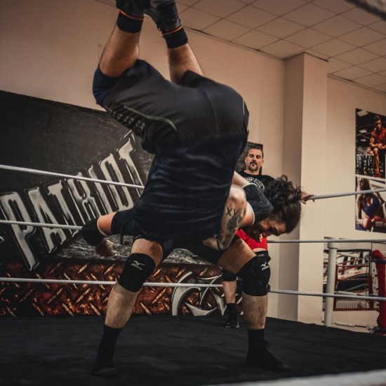 Повишете адреналина и се насладете на Три тренировки в рамките на една седмица в първата по рода си школа по кеч в България от Makaroon Повишете адреналина и се насладете на Три тренировки в рамките на една седмица в първата по рода си школа по кеч в България от Makaroon