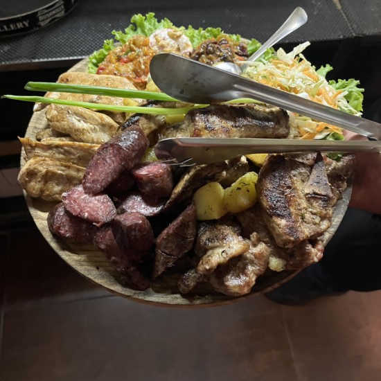 Gift an "Authentic Bulgarian dinner for two" from Makaroon Gift an "Authentic Bulgarian dinner for two" from Makaroon