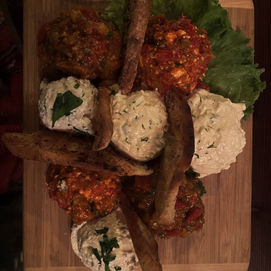 Gift an "Authentic Bulgarian dinner for two" from Makaroon Gift an "Authentic Bulgarian dinner for two" from Makaroon