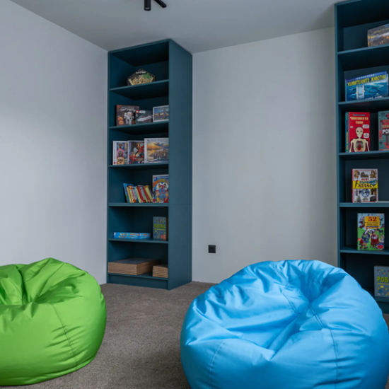 Подарете си една луксозна почивка в планината с 2 нощувки за до 8 гости във вила Chalet Pamporovo от Makaroon