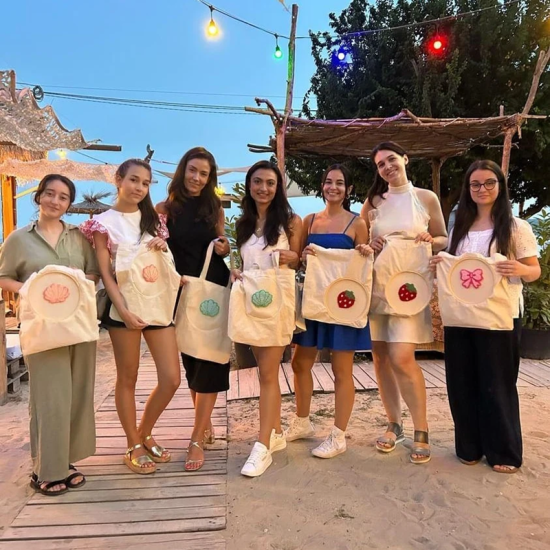 Сътворете красота с Работилничка за Пънч бродерия на чанта във Варна от Makaroon