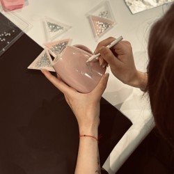 Поставете началото на своя творчески бизнес с Индивидуален уъркшоп за работа с кристали във Варна