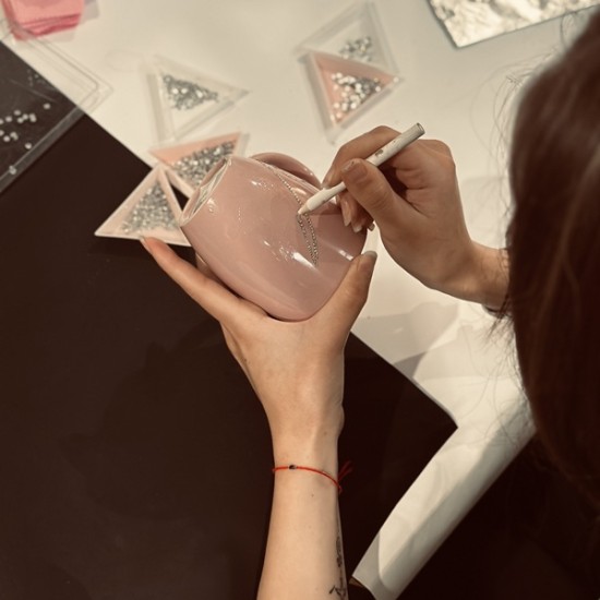 Впуснете се в един полезен творчески уъркшоп за работа с кристали във Варна и създайте нещо свое - с Makaroon Впуснете се в един полезен творчески уъркшоп за работа с кристали във Варна и създайте нещо свое - с Makaroon