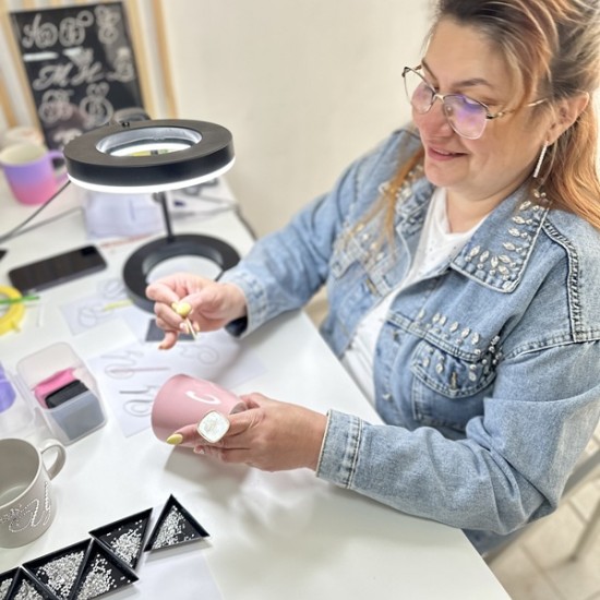 Впуснете се в един полезен творчески уъркшоп за работа с кристали във Варна и създайте нещо свое - с Makaroon Впуснете се в един полезен творчески уъркшоп за работа с кристали във Варна и създайте нещо свое - с Makaroon