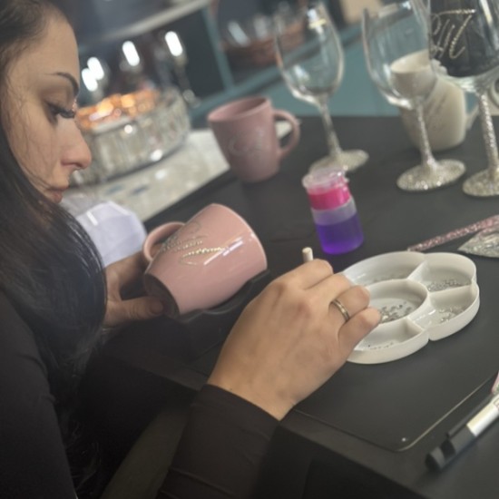 Впуснете се в един полезен творчески уъркшоп за работа с кристали във Варна и създайте нещо свое - с Makaroon Впуснете се в един полезен творчески уъркшоп за работа с кристали във Варна и създайте нещо свое - с Makaroon