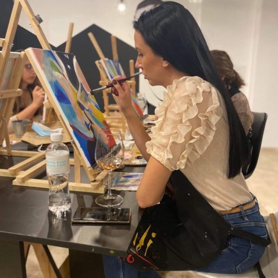 Рисуване и вино в Пловдив от Makaroon