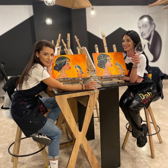 Рисуване и вино в Пловдив от Makaroon