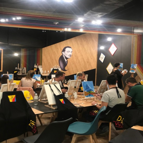 Рисуване и вино в Пловдив от Makaroon