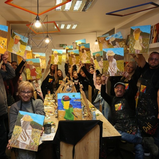 Цветни емоции и артистични момент с Рисуване за деца от Makaroon