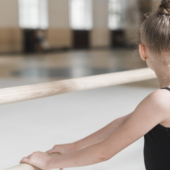 Усетете ритъма на танца с Индивидуален танцов урок с професионалист от Makaroon Усетете ритъма на танца с Индивидуален танцов урок с професионалист от Makaroon