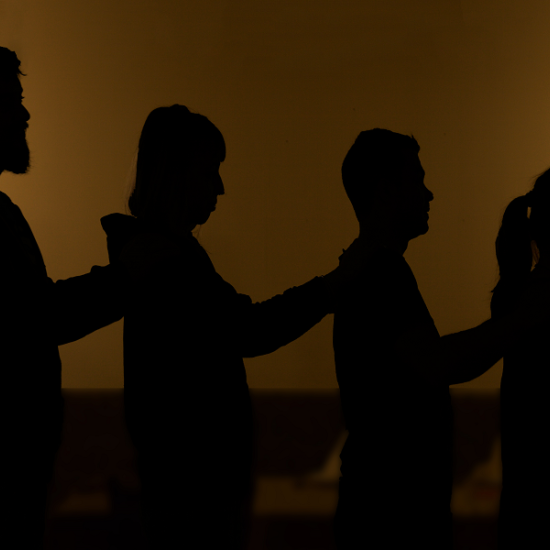 Предизвикай сетивата си с Вечеря на тъмно за двама от Makaroon