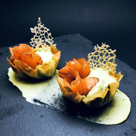 Предизвикай сетивата си с Вечеря на тъмно за двама от Makaroon