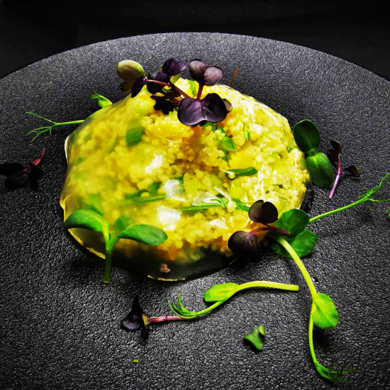 Предизвикай сетивата си с Вечеря на тъмно за двама от Makaroon