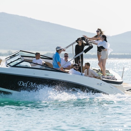 Обогатете лятната си ваканция с 2-часов тур с моторна лодка Del Muro за до 10 души край Созопол от Makaroon