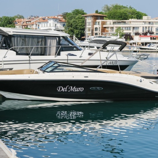 Обогатете лятната си ваканция с 2-часов тур с моторна лодка Del Muro за до 10 души край Созопол от Makaroon