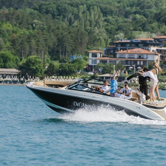 Обогатете лятната си ваканция с 2-часов тур с моторна лодка Del Muro за до 10 души край Созопол от Makaroon