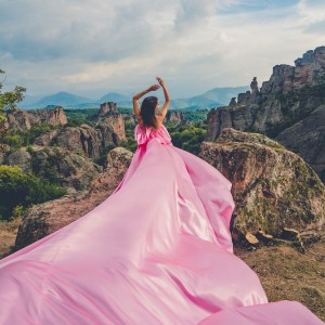 Flying dress фотосесия на Белоградчишките скали! Flying dress фотосесия на Белоградчишките скали!