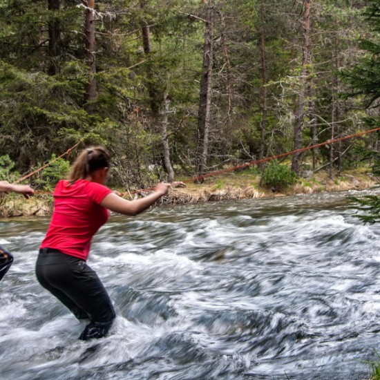Предизвикайте себе си с Тренировъчен лагер по оцеляване от Makaroon Предизвикайте себе си с Тренировъчен лагер по оцеляване от Makaroon